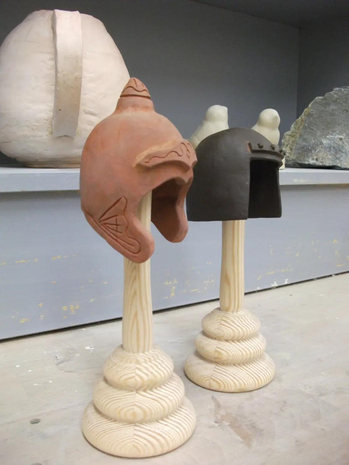 DUENDE - Skulpturen/Keramik, Keramik Ritterhelme